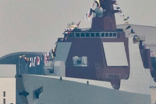 Lộ diện tàu khu trục 052D của Trung Quốc